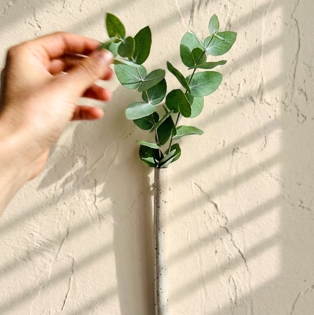 Vasetto mono fiore in ceramica